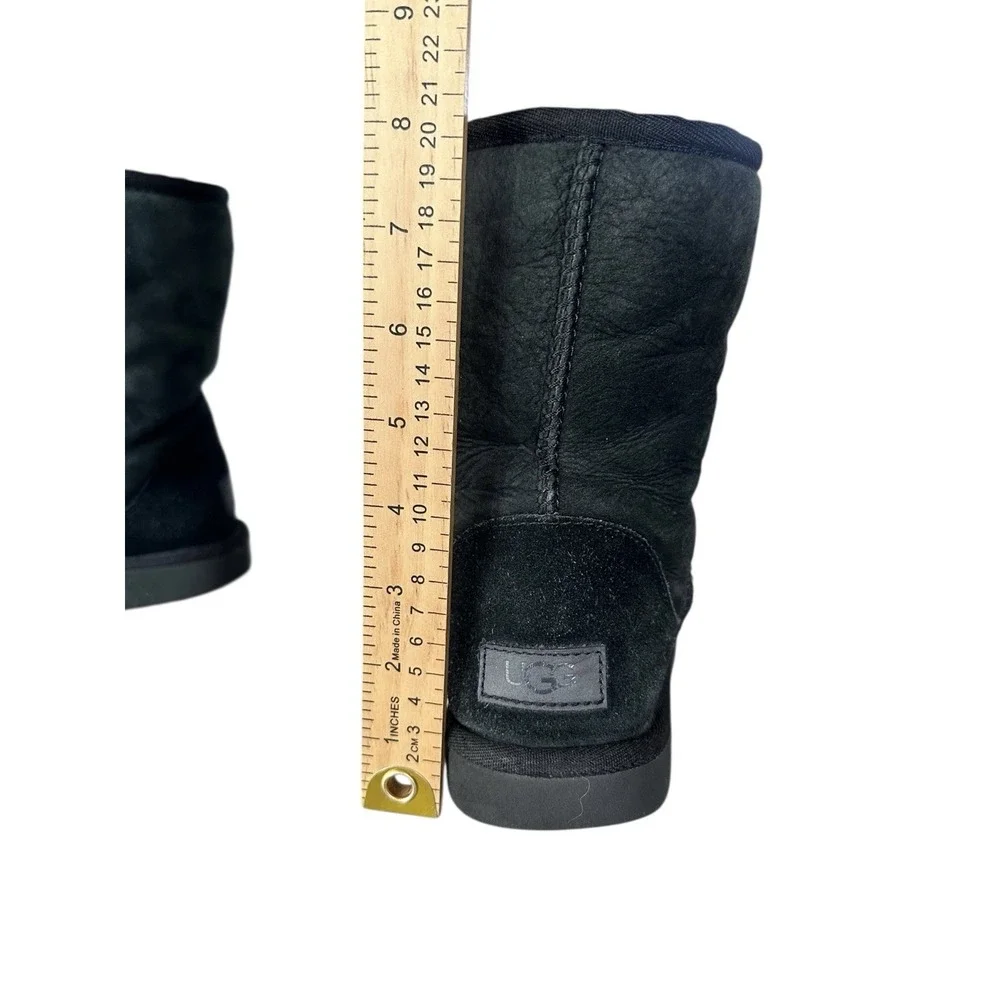 UGG Green Classic Short‎ Boots Womens Size 6 #1016223 Warm Outdoors Comfort